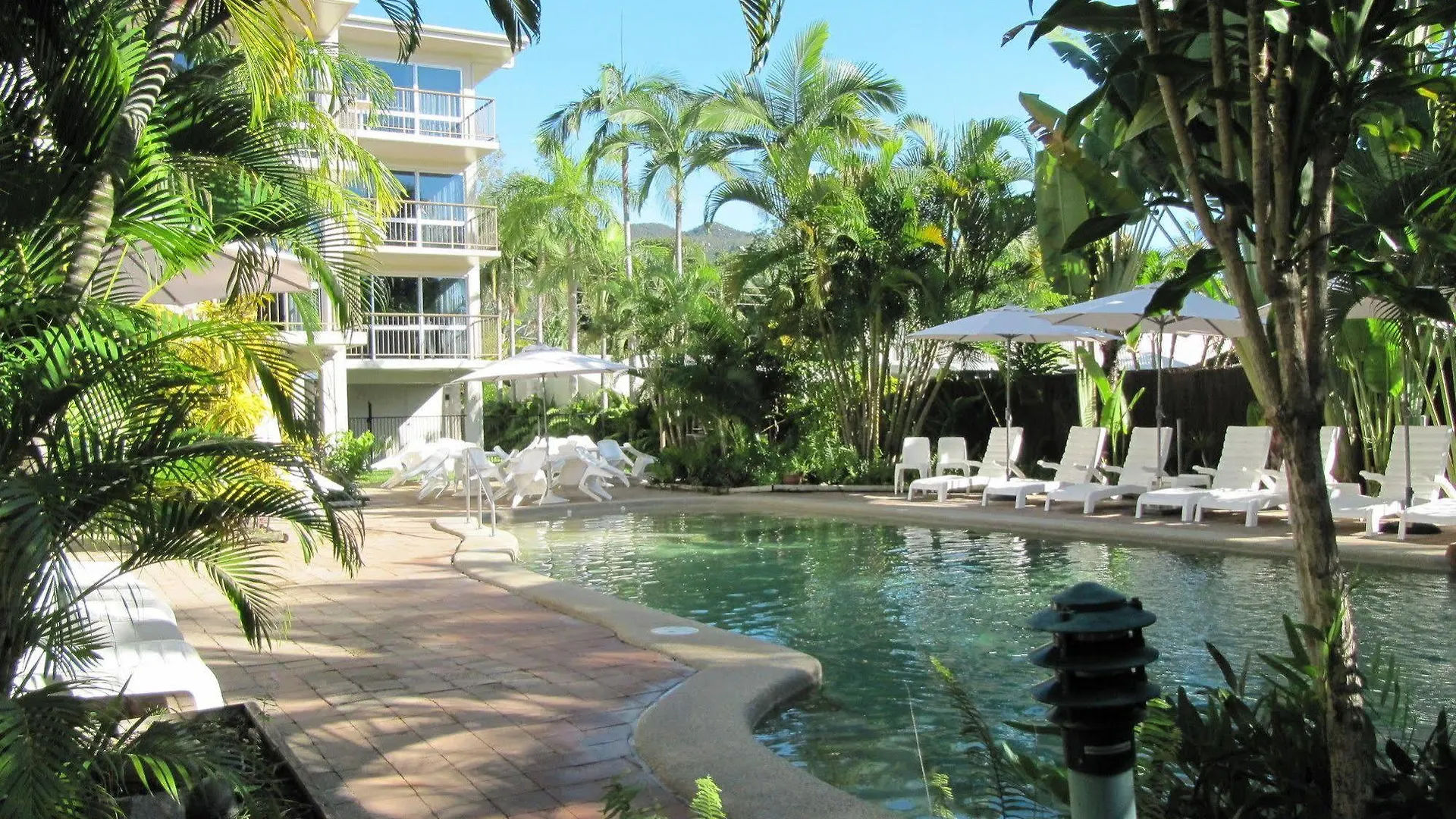 Island Palms Resort Nelly Bay 4*,
