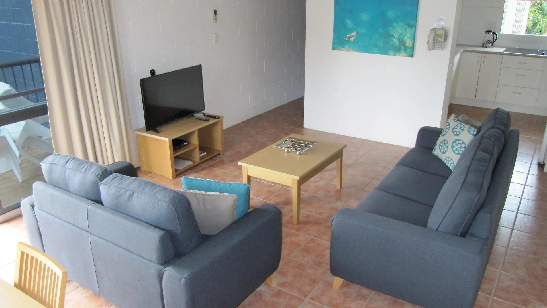 Island Palms Resort Nelly Bay ホテル