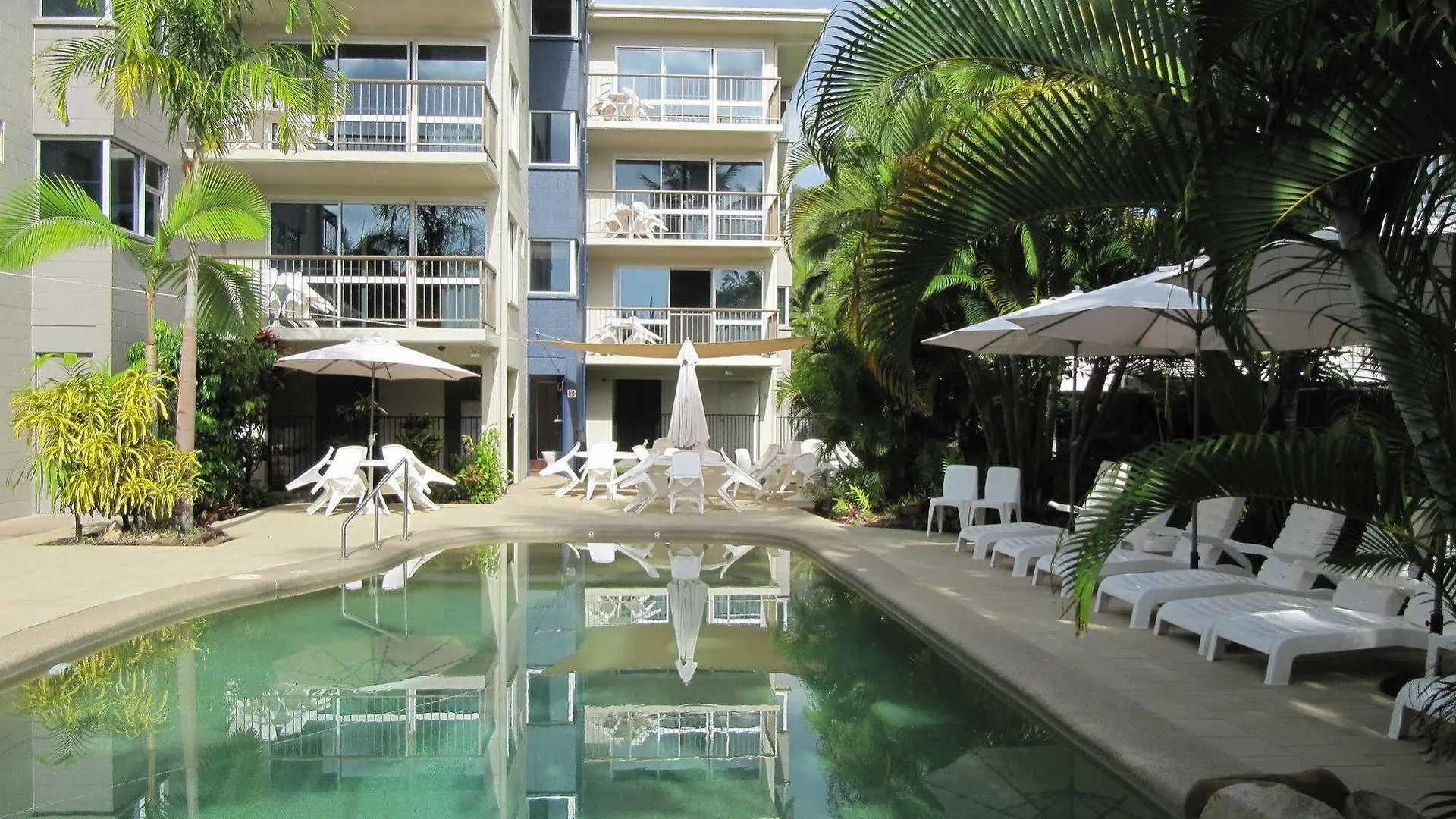 Island Palms Resort Nelly Bay ホテル