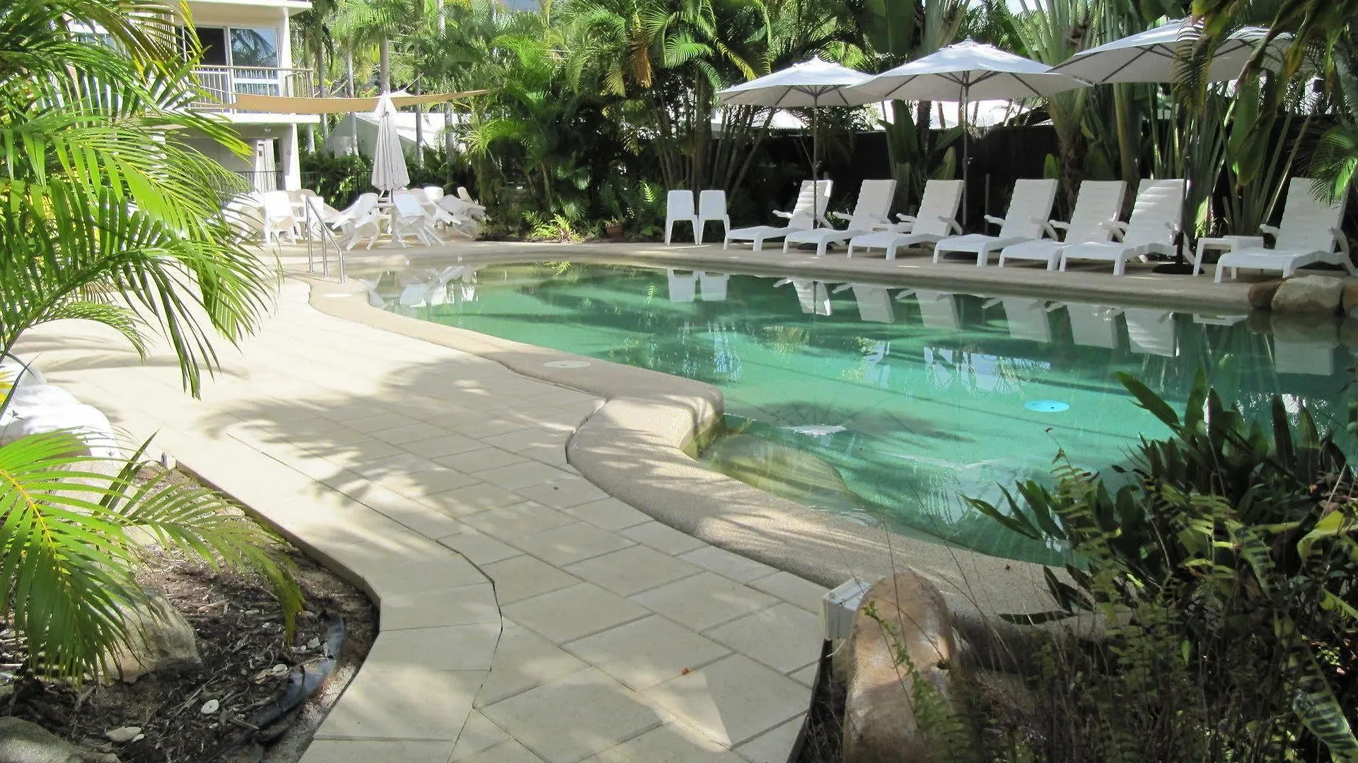 Island Palms Resort Nelly Bay 4*,